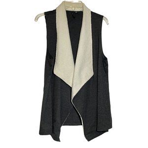 New Directions Open Front Gray Cream Sherpa Vest Size M